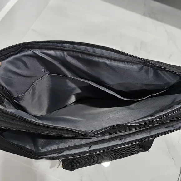 Swissgear Anthem 17" Laptop Slimcase Bag - Black - Picture 4 of 6